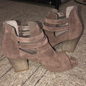 Wedges booties